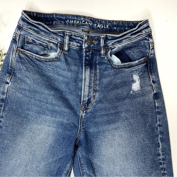 AMERICAN EAGLE • Highest Rise Mom Jean - Picture 2 of 10